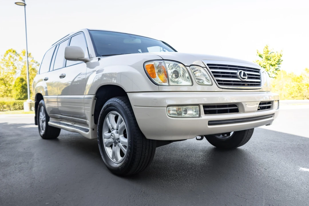 2005 Lexus LX 2nd Gen - Image 7 of 31