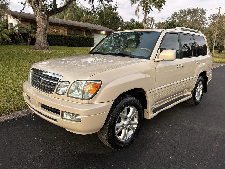 2005 Lexus LX 2nd Gen - Image 3 of 31