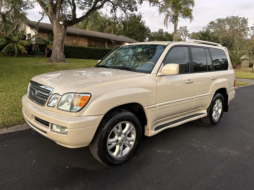 2005 Lexus LX 2nd Gen - Image 4 of 31