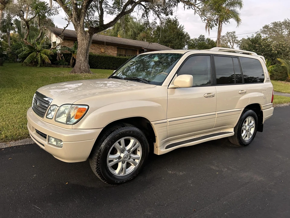 2005 Lexus LX 2nd Gen - Image 5 of 31
