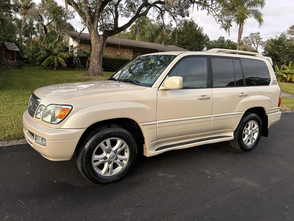 2005 Lexus LX 2nd Gen - Image 6 of 31