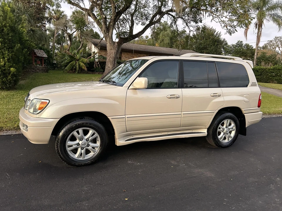 2005 Lexus LX 2nd Gen - Image 9 of 31