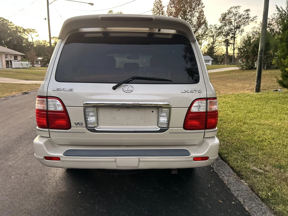 2005 Lexus LX 2nd Gen - Image 31 of 31