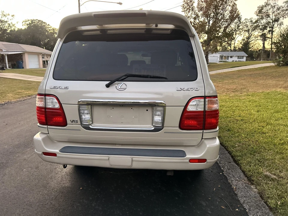 2005 Lexus LX 2nd Gen - Image 31 of 31