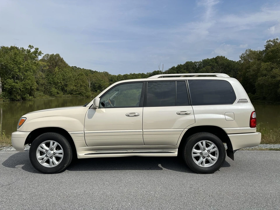 2005 Lexus LX 2nd Gen - Image 7 of 31