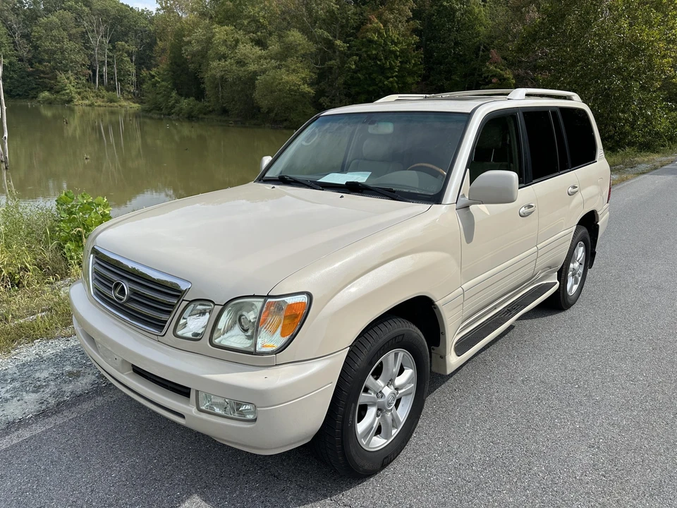 2005 Lexus LX 2nd Gen - Image 2 of 31