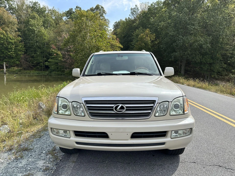2005 Lexus LX 2nd Gen - Image 27 of 31