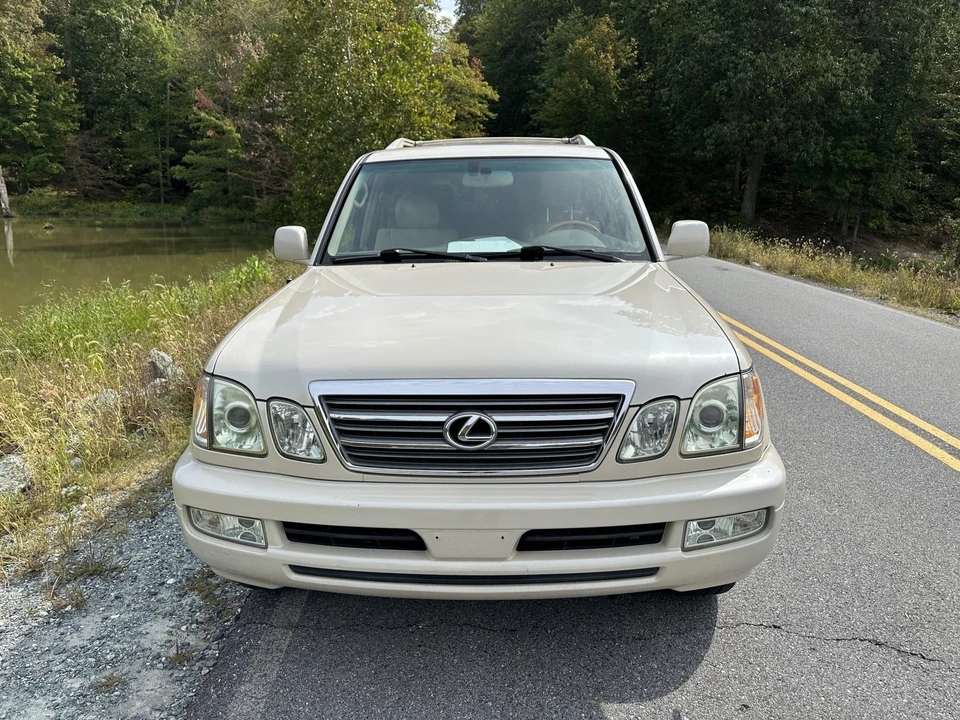 2005 Lexus LX 2nd Gen - Image 28 of 31