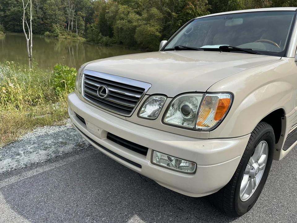 2005 Lexus LX 2nd Gen - Image 30 of 31