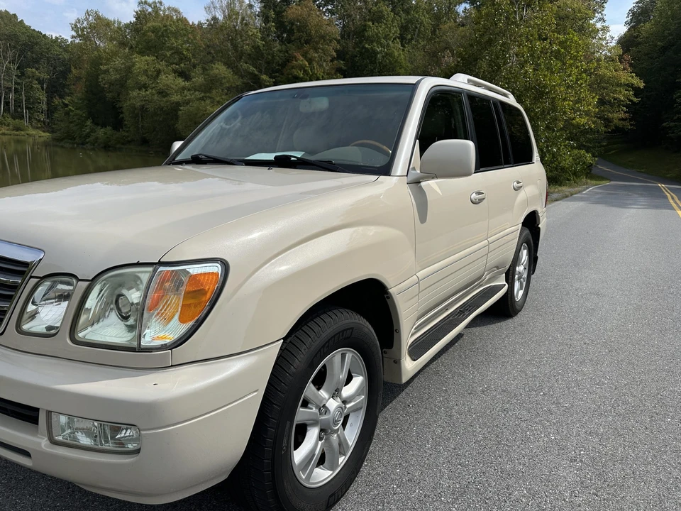2005 Lexus LX 2nd Gen - Image 31 of 31