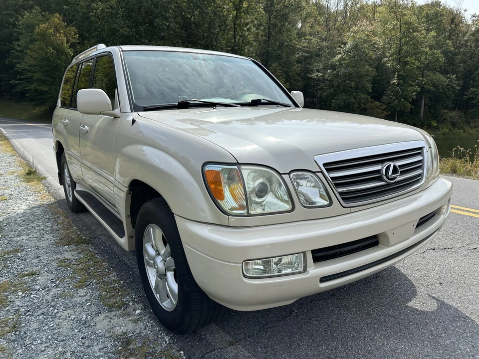 2005 Lexus LX 2nd Gen - Image 26 of 31