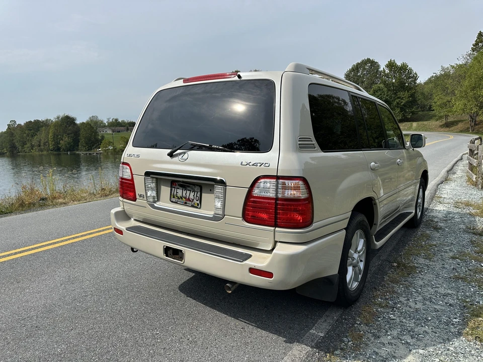 2005 Lexus LX 2nd Gen - Image 14 of 31
