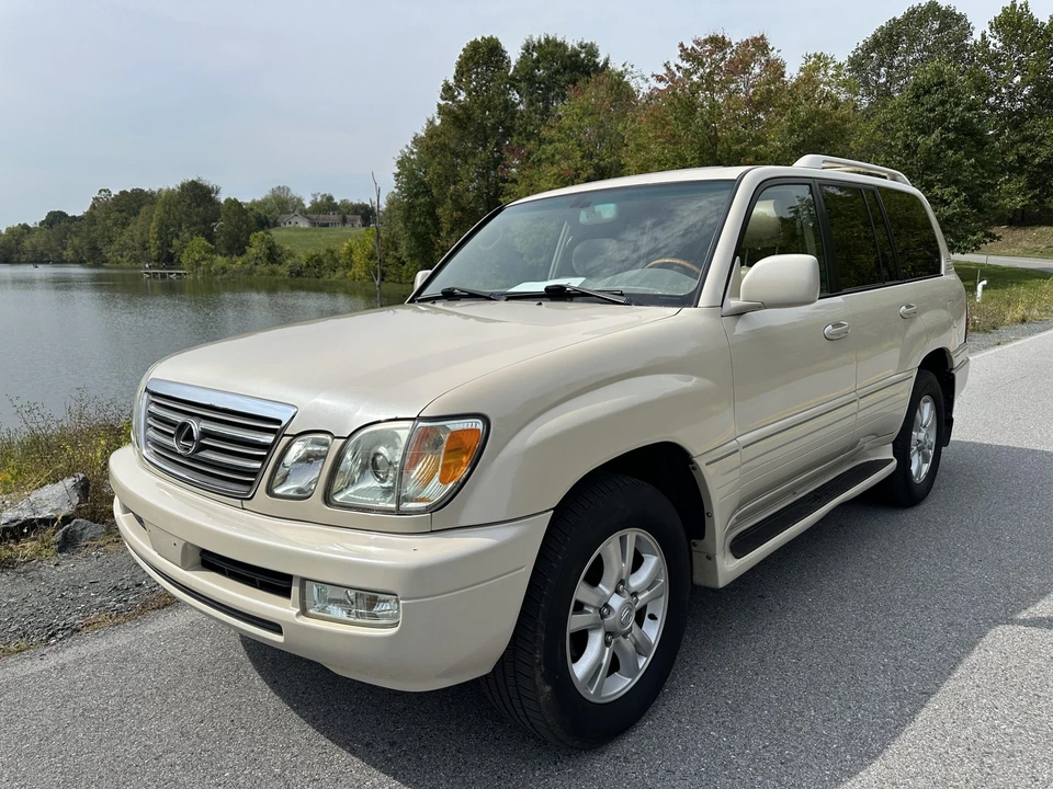 2005 Lexus LX 2nd Gen - Image 4 of 31