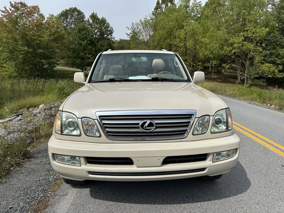 2005 Lexus LX 2nd Gen - Image 29 of 31