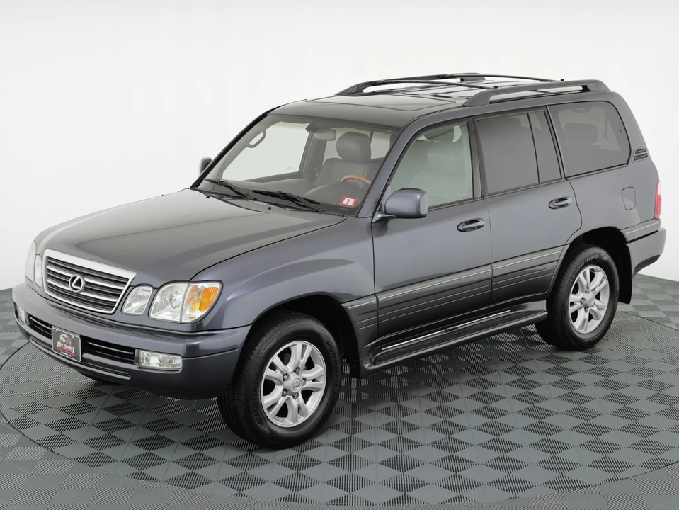 2005 Lexus LX 2nd Gen - Image 9 of 31