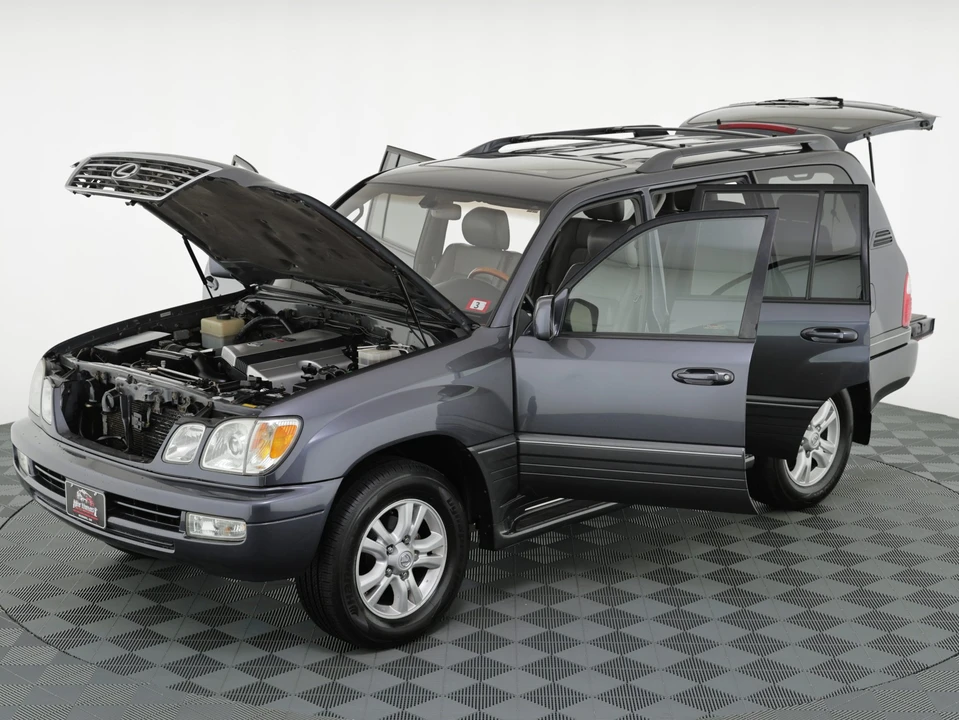 2005 Lexus LX 2nd Gen - Image 14 of 31