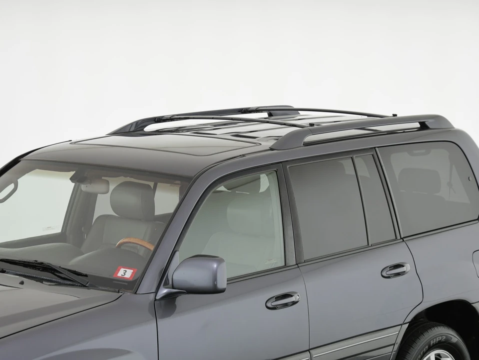 2005 Lexus LX 2nd Gen - Image 21 of 31