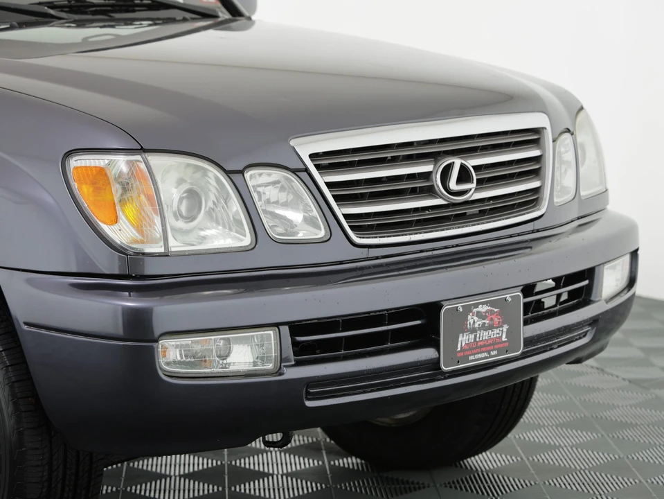 2005 Lexus LX 2nd Gen - Image 16 of 31