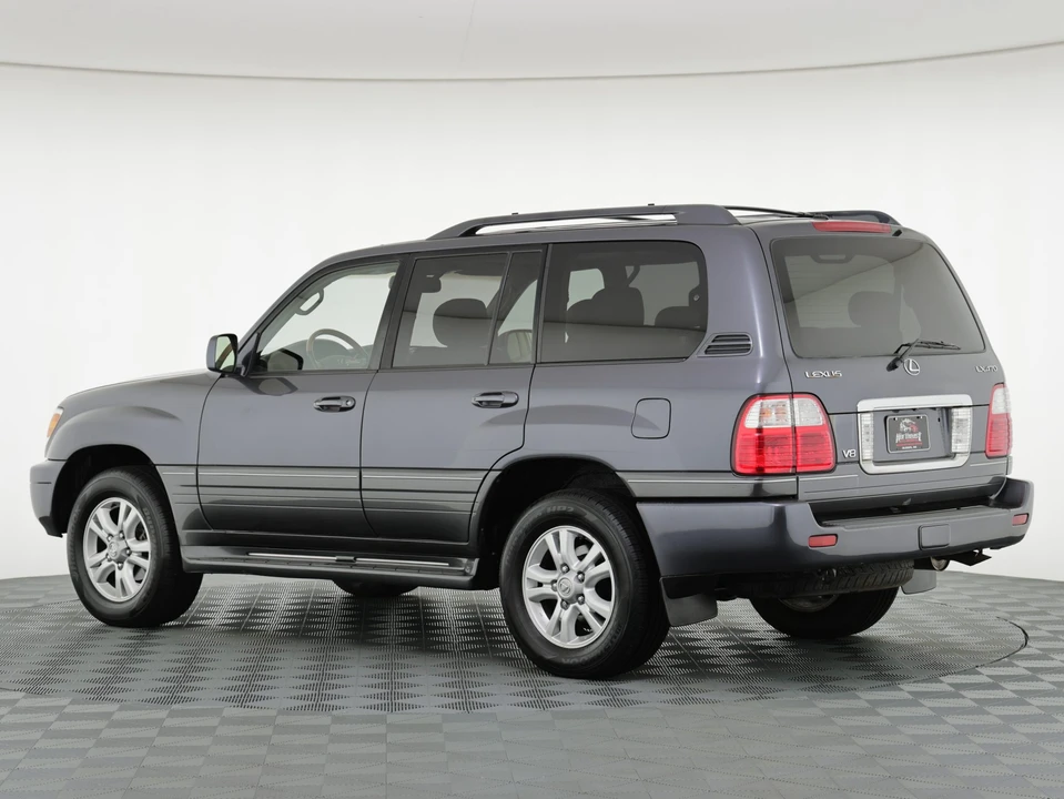 2005 Lexus LX 2nd Gen - Image 7 of 31