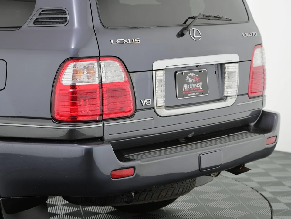 2005 Lexus LX 2nd Gen - Image 24 of 31