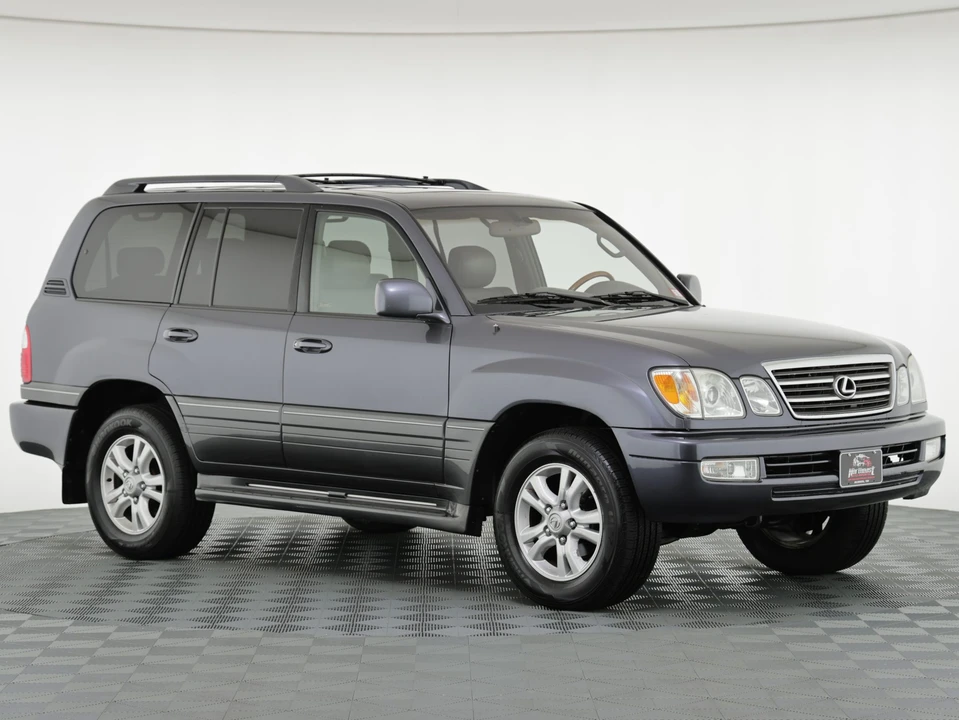 2005 Lexus LX 2nd Gen - Image 2 of 31