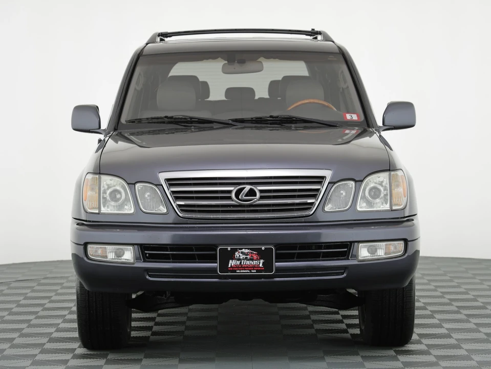 2005 Lexus LX 2nd Gen - Image 12 of 31