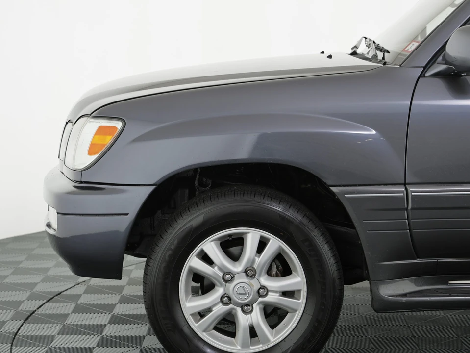 2005 Lexus LX 2nd Gen - Image 20 of 31