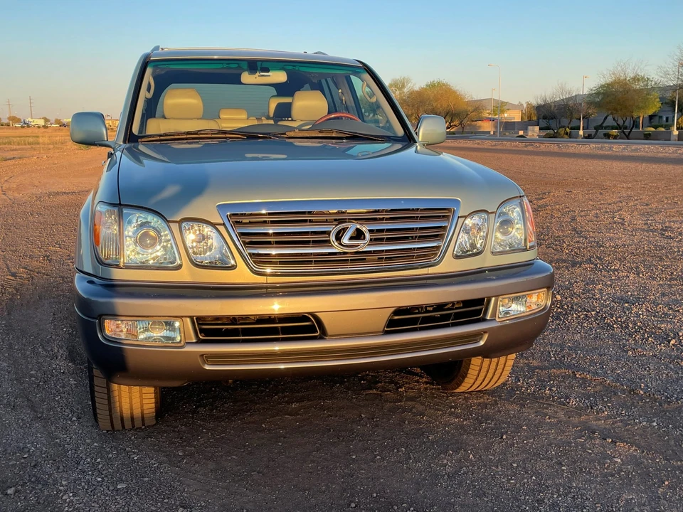 2005 Lexus LX 2nd Gen - Image 7 of 31