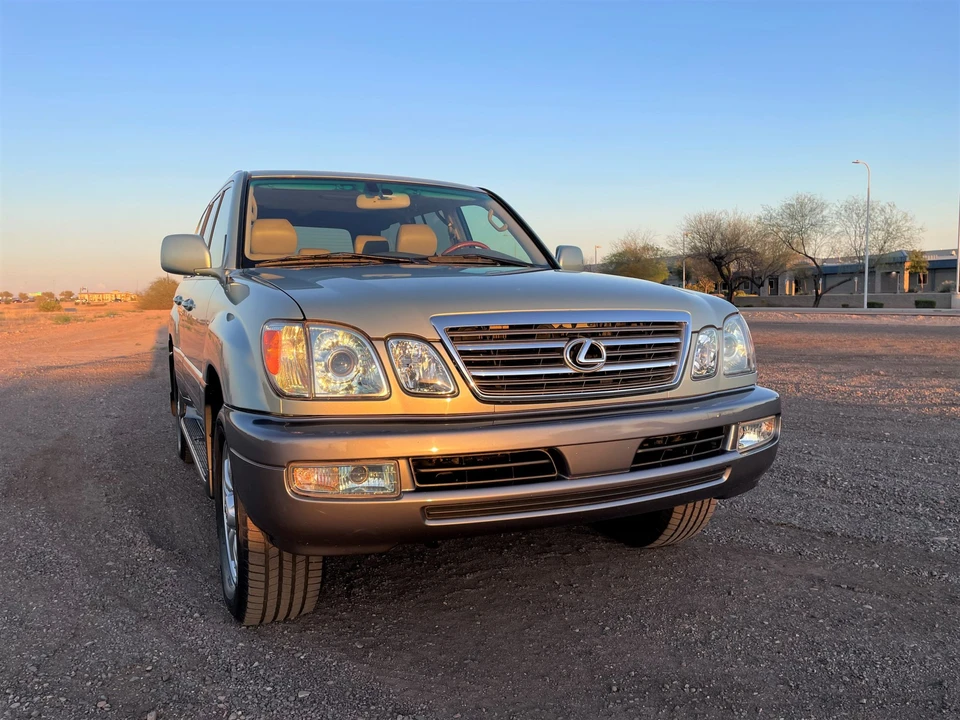 2005 Lexus LX 2nd Gen - Image 8 of 31