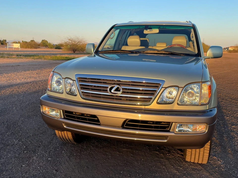 2005 Lexus LX 2nd Gen - Image 6 of 31