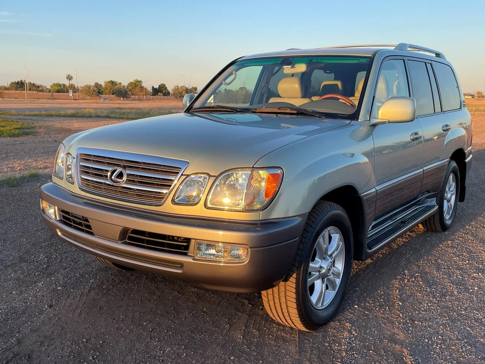 2005 Lexus LX 2nd Gen - Image 3 of 31
