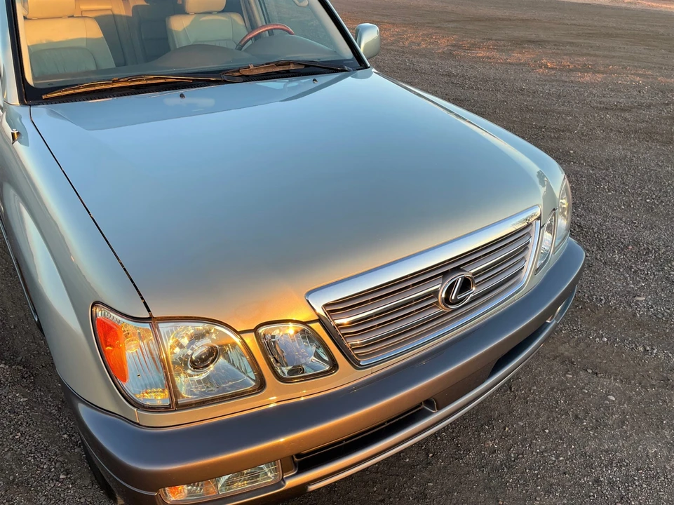 2005 Lexus LX 2nd Gen - Image 31 of 31