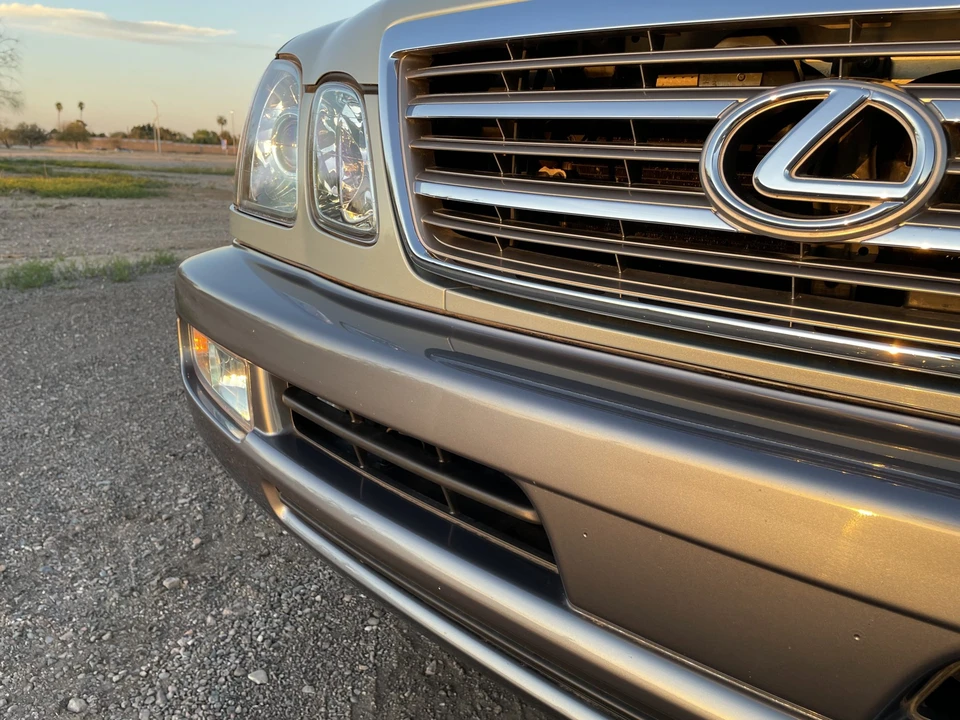 2005 Lexus LX 2nd Gen - Image 27 of 31