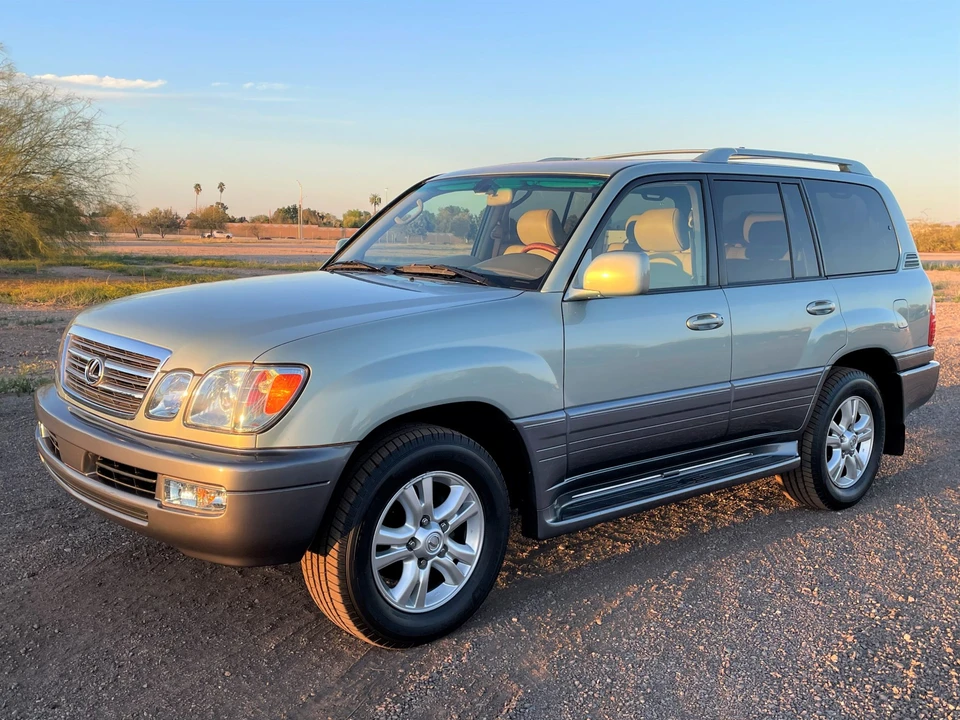2005 Lexus LX 2nd Gen - Image 2 of 31