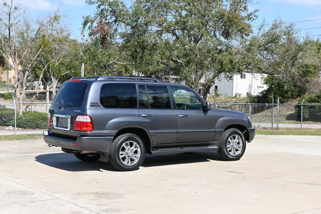 2005 Lexus LX 2nd Gen - Image 20 of 31