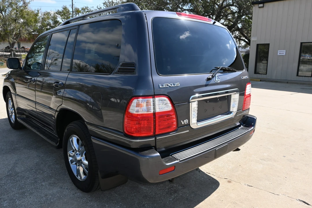 2005 Lexus LX 2nd Gen - Image 31 of 31