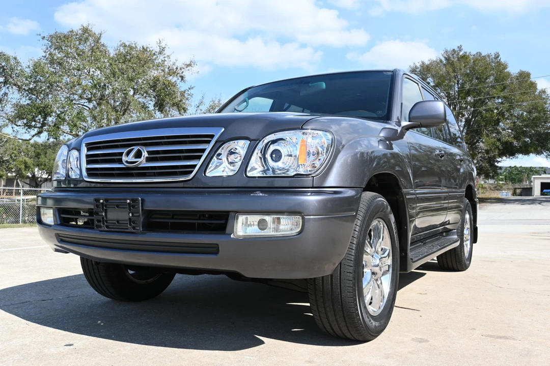 2005 Lexus LX 2nd Gen - Image 6 of 31