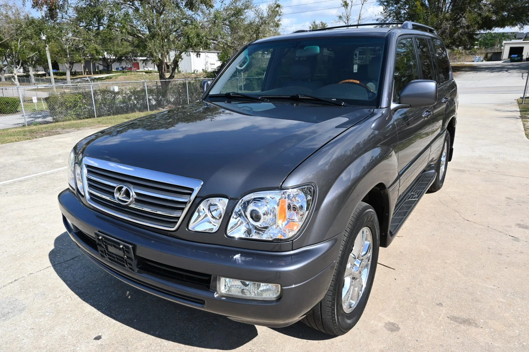 2005 Lexus LX 2nd Gen - Image 7 of 31