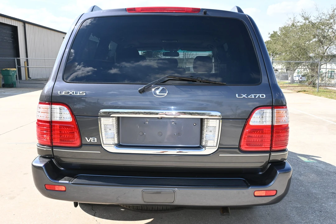 2005 Lexus LX 2nd Gen - Image 30 of 31