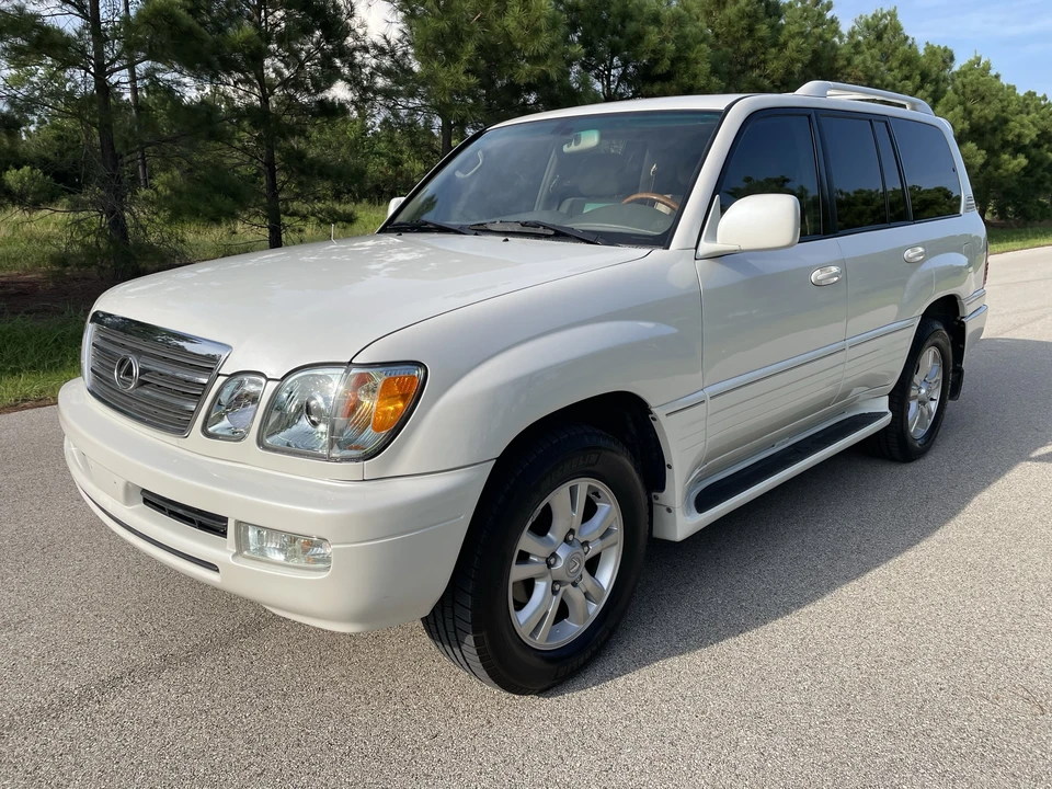 2005 Lexus LX 2nd Gen - Image 2 of 31