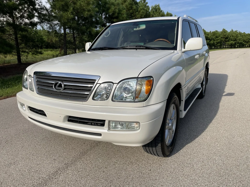 2005 Lexus LX 2nd Gen - Image 7 of 31