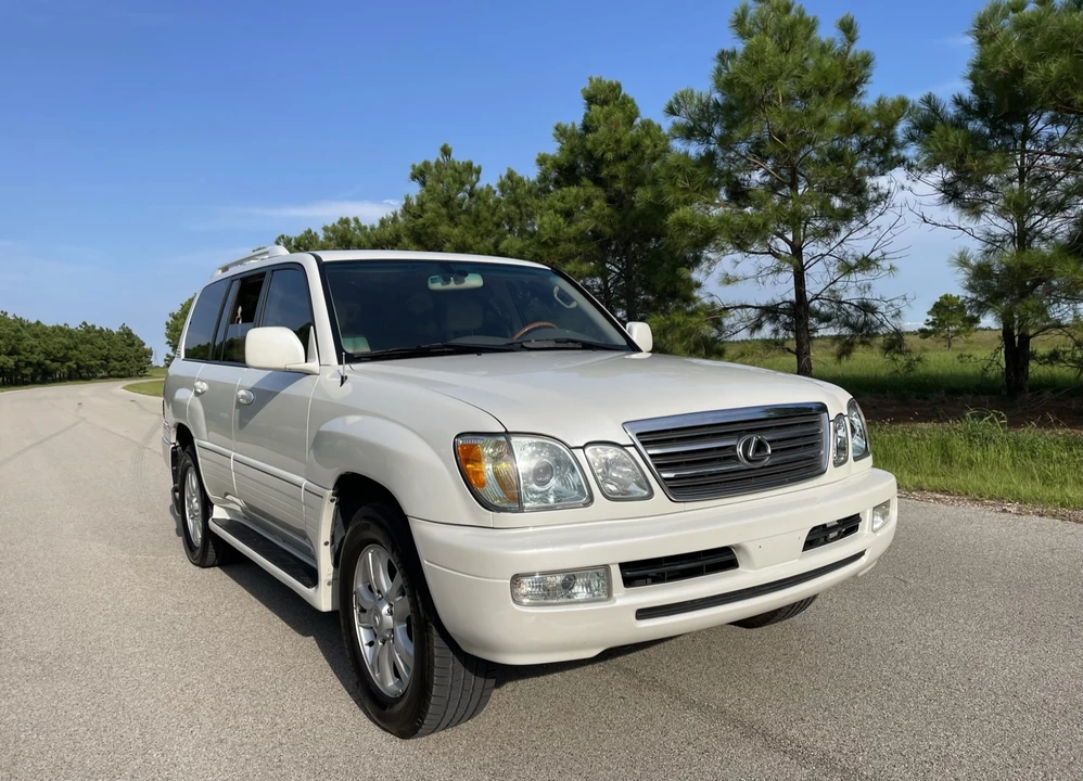 2005 Lexus LX 2nd Gen - Image 11 of 31