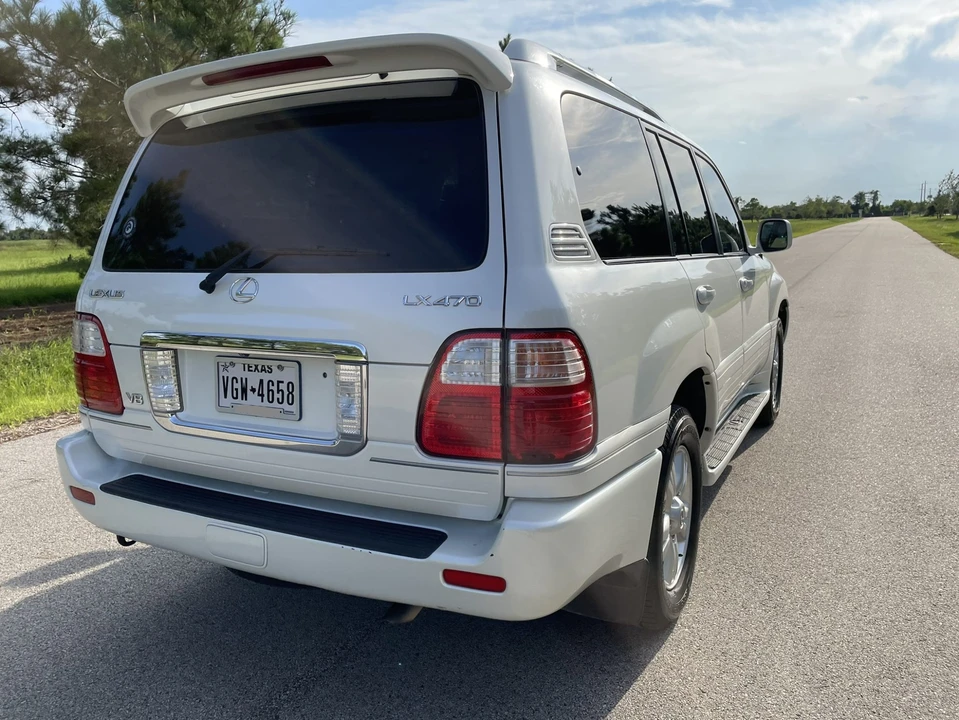 2005 Lexus LX 2nd Gen - Image 22 of 31