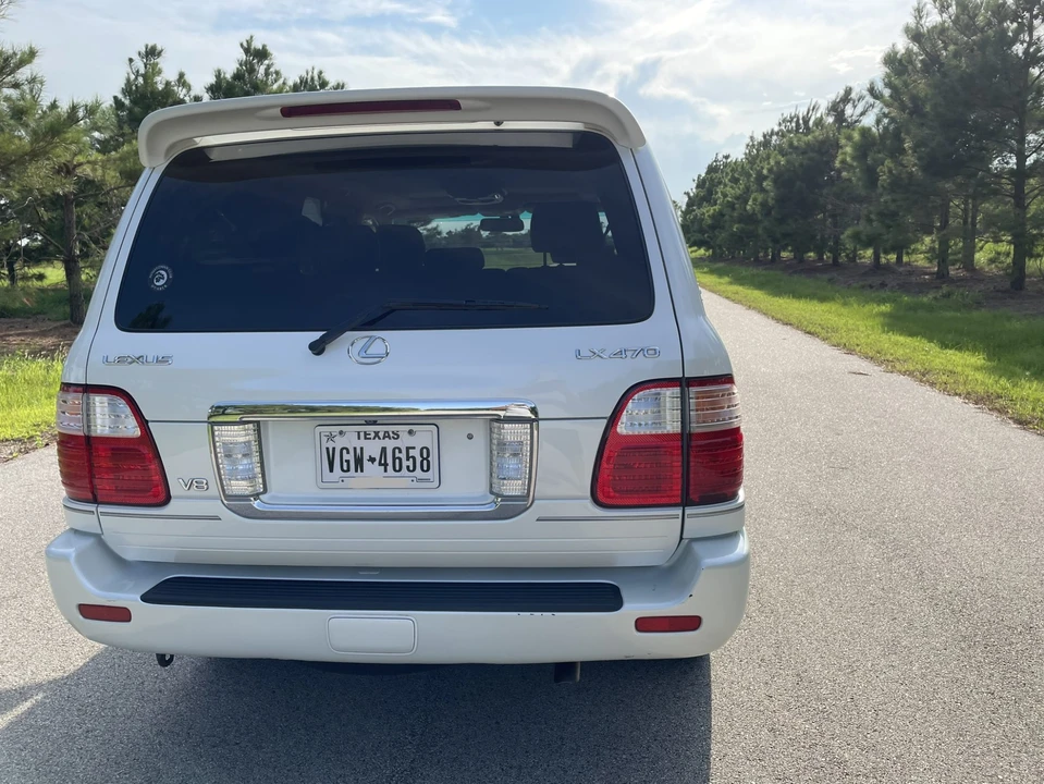 2005 Lexus LX 2nd Gen - Image 24 of 31