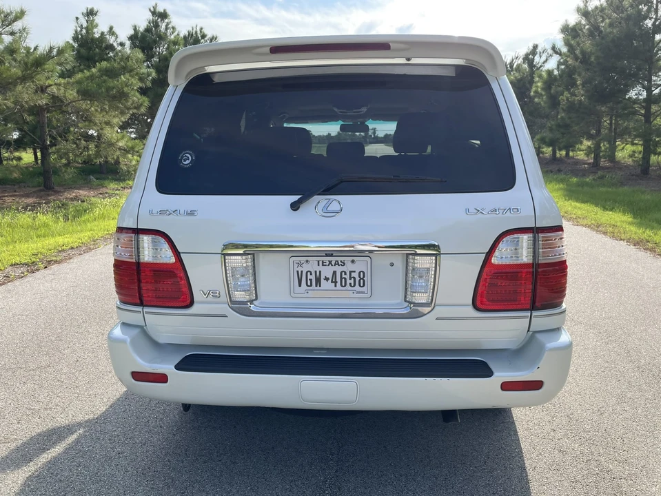 2005 Lexus LX 2nd Gen - Image 25 of 31