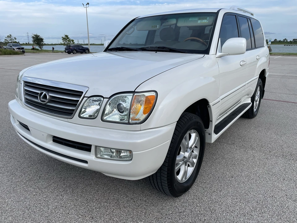 2005 Lexus LX 2nd Gen - Image 5 of 31