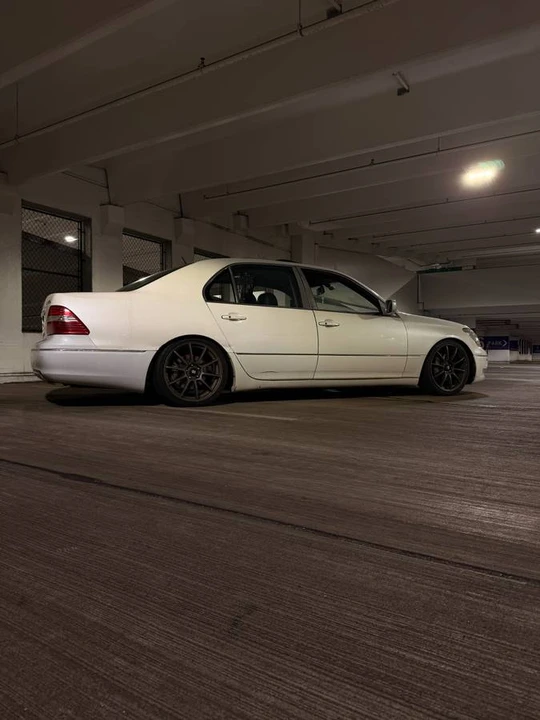 2005 Lexus LS 3rd Gen - Image 7 of 7