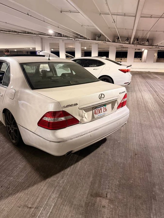 2005 Lexus LS 3rd Gen - Image 4 of 7