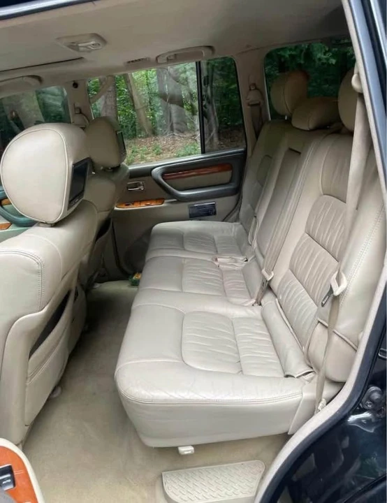 2005 Lexus LX 2nd Gen - Image 8 of 10