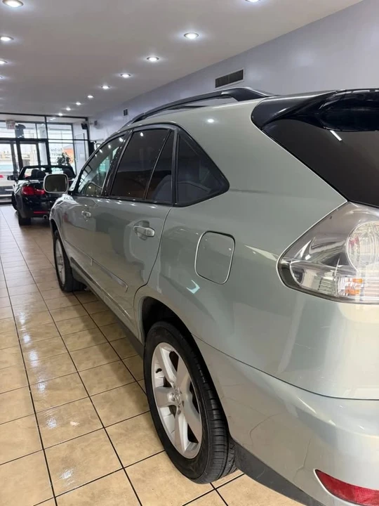 2005 Lexus RX 2nd Gen - Image 11 of 20
